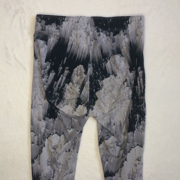 Nike Black Grey High Waisted Workout Leggings - Picture 6 of 7